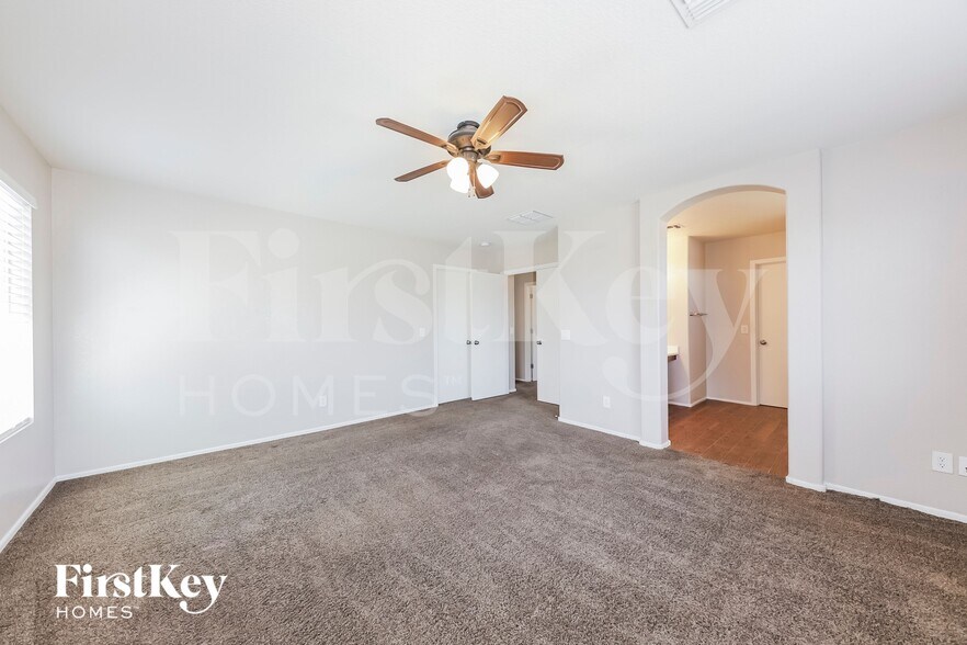 Building Photo - 4966 E Meadow Land Dr