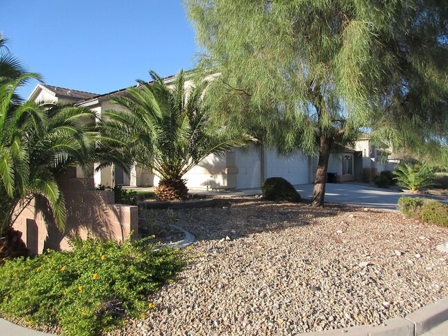 Building Photo - 4 BEDROOM POOL HOME IN GREEN VALLEY RANCH