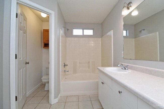 Building Photo - 2081 Sequoia Cir