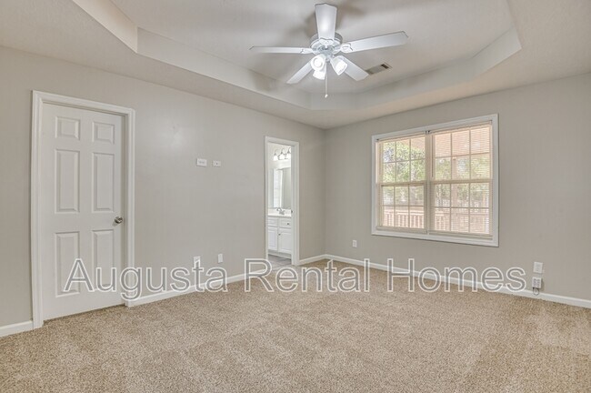 Building Photo - 2051 Sylvan Lake Dr