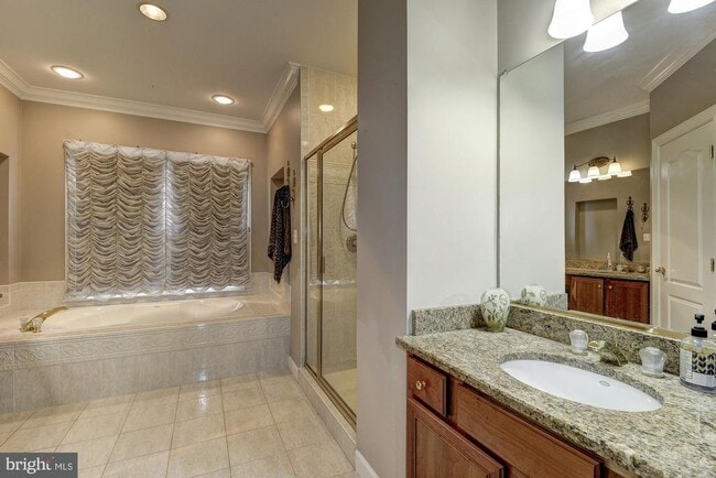 Building Photo - 1657 Colonial Hills Dr