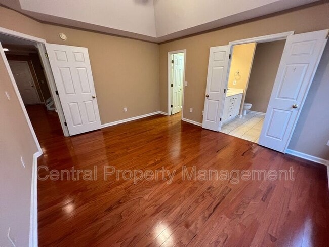 Building Photo - 409 Falling Rock Way