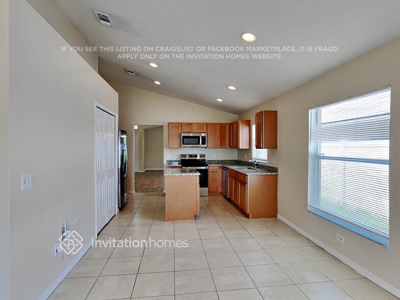 Building Photo - 5223 Sunset Canyon Dr