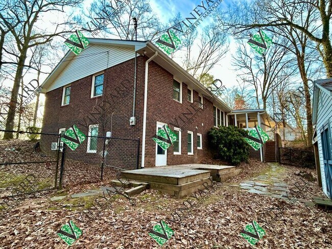 Building Photo - 261 Ridgeway Rd