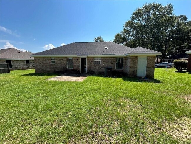 Building Photo - 6626 Woodside Ct E