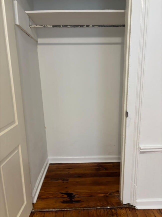 Building Photo - 403 W Hampton Ave