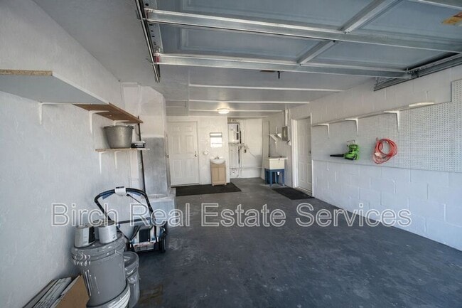 Building Photo - 5171 Greenwood St