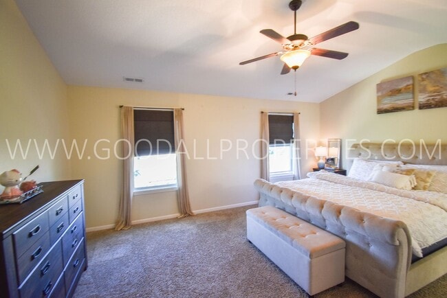 Building Photo - 5 Bedroom Home with Fenced Yard, and 3 Car Garage in Waukee