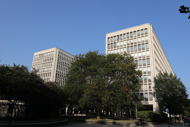Building Photo - 1401 E 55th St