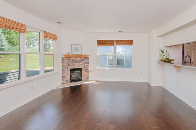 Building Photo - 1704 Weatherstone Dr