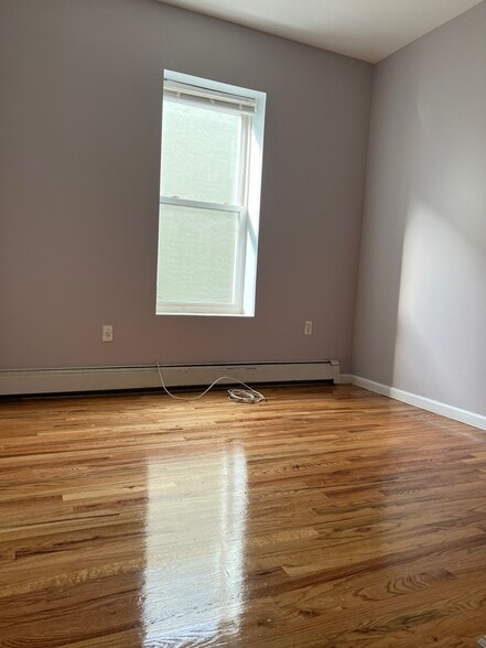 Building Photo - 2408 Beverley Rd