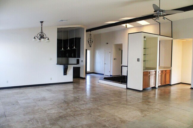 Building Photo - 4222 Clear Lake Dr