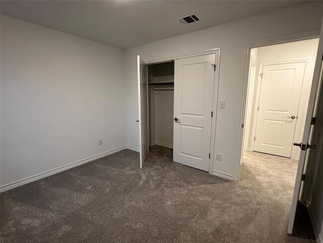 Building Photo - 497 Papaya Dr