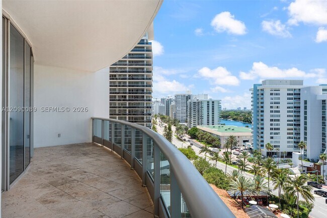 Building Photo - 5959 Collins Ave