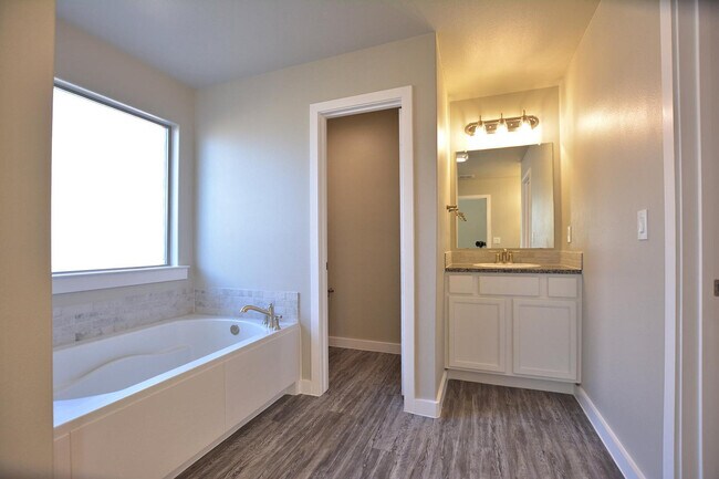 Building Photo - 1909 135th St