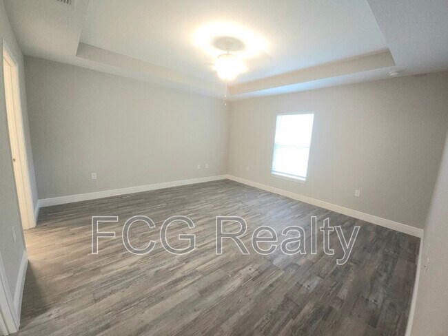 Building Photo - 175 Pine Crse