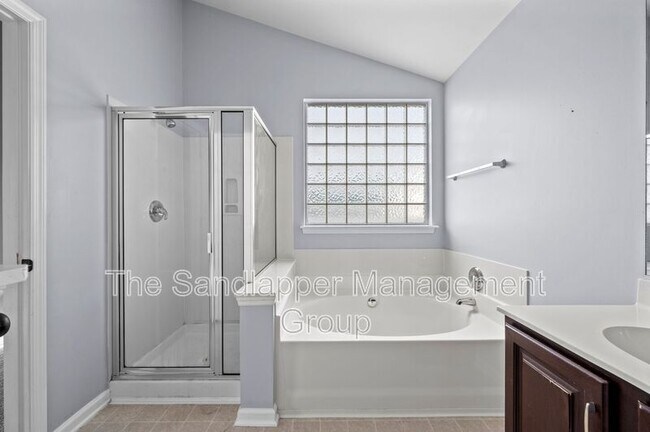 Building Photo - 5025 Weatherstone Rd