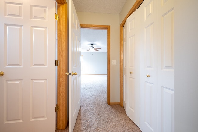 Building Photo - 2692 Vierling Dr E