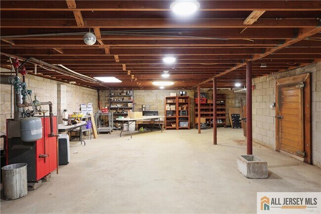 Building Photo - 215 Washington Rd