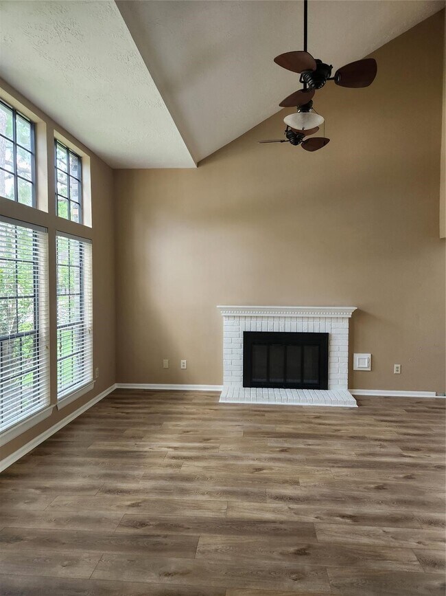 Building Photo - 14562 Oak Chase Dr
