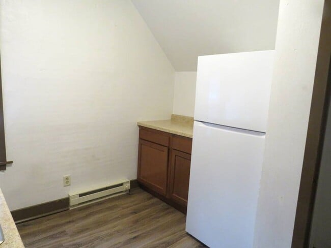 Building Photo - 1202 13th Ave E