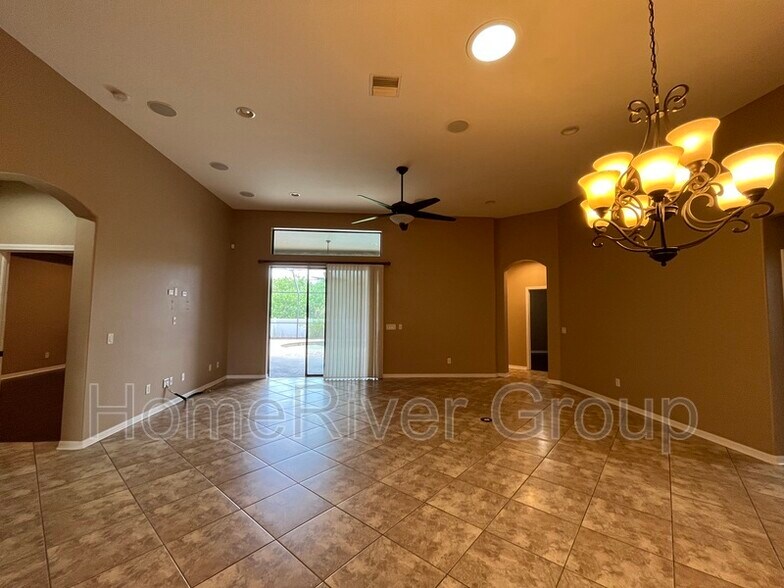 Building Photo - 8426 White Poplar Dr