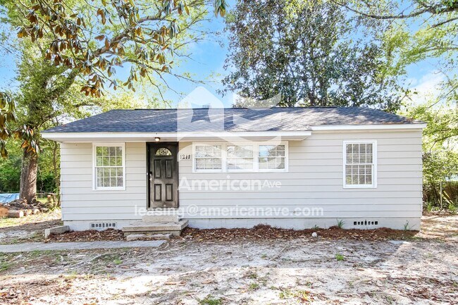 Primary Photo - 1211 Laura Ave