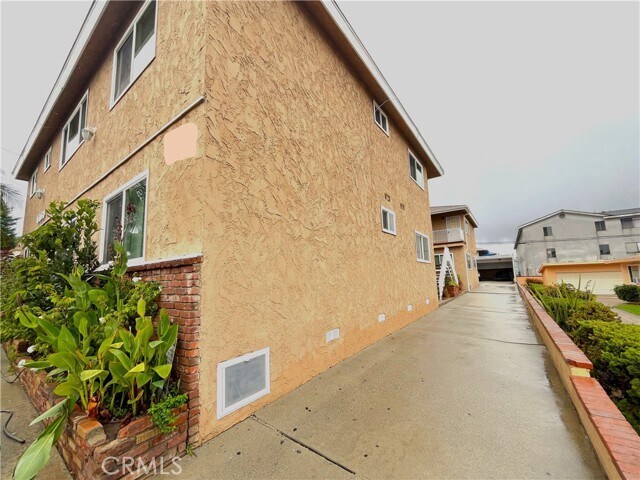 Building Photo - 4461 W 135th St