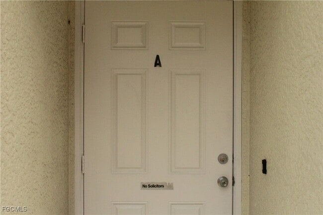 Building Photo - 703 SE 8th Terrace