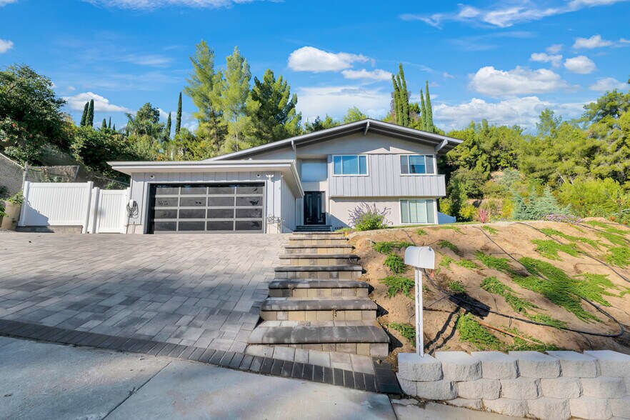 Building Photo - 19653 Valdez Dr