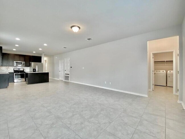 Building Photo - 2148 Pecan Island Dr