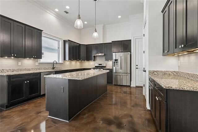 Building Photo - 725 S Corniche Du Lac