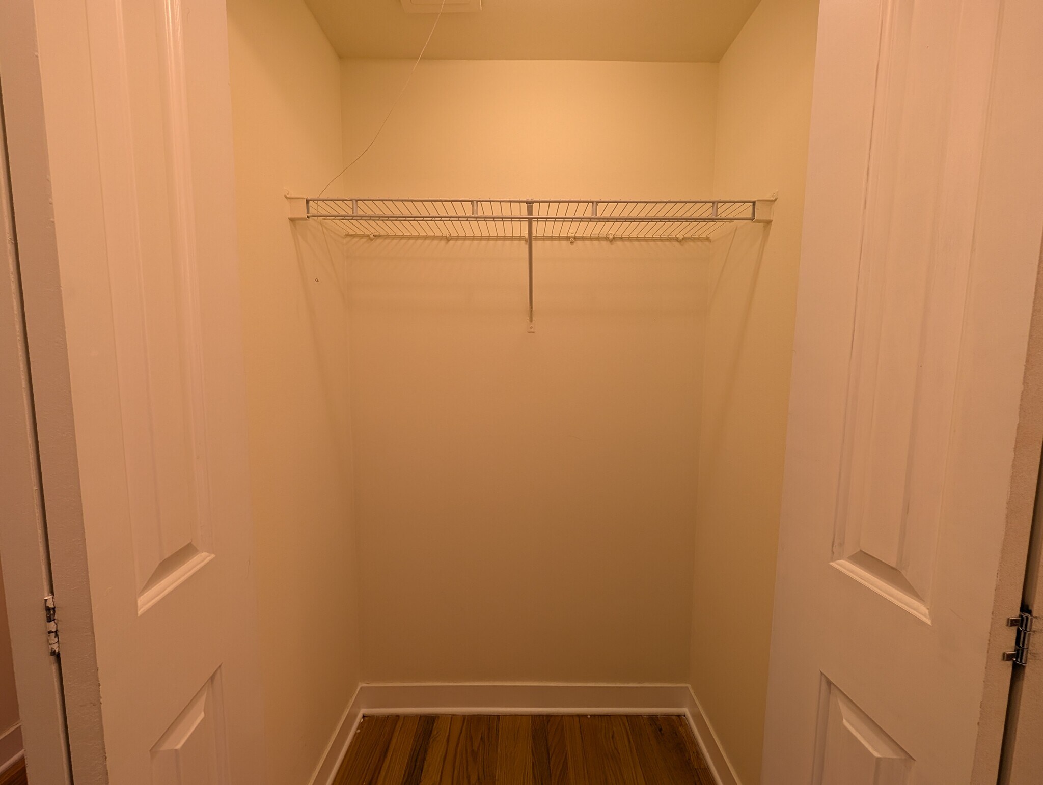 Building Photo - 630 W Wrightwood Ave