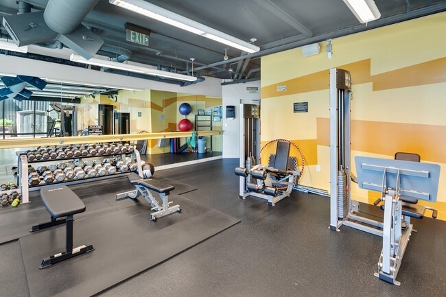 Building Photo - 2033 2nd Ave