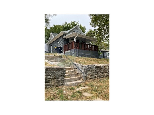 Primary Photo - 1 FREE MONTH OF RENT!!!