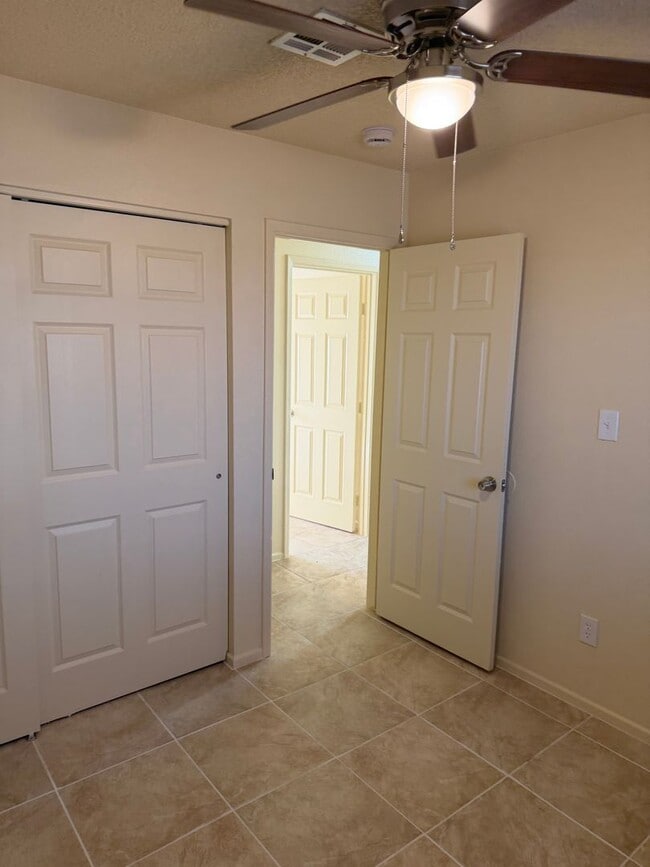 Building Photo - Ready to move in 3 bedroom San Luis Home