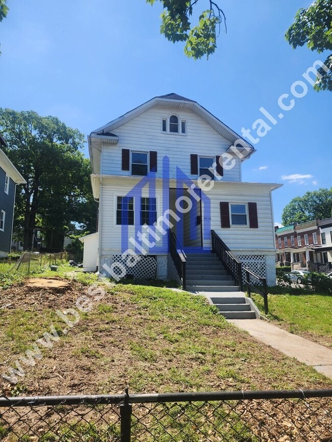 Primary Photo - Spacious 8 Bedroom Single Family House in ...