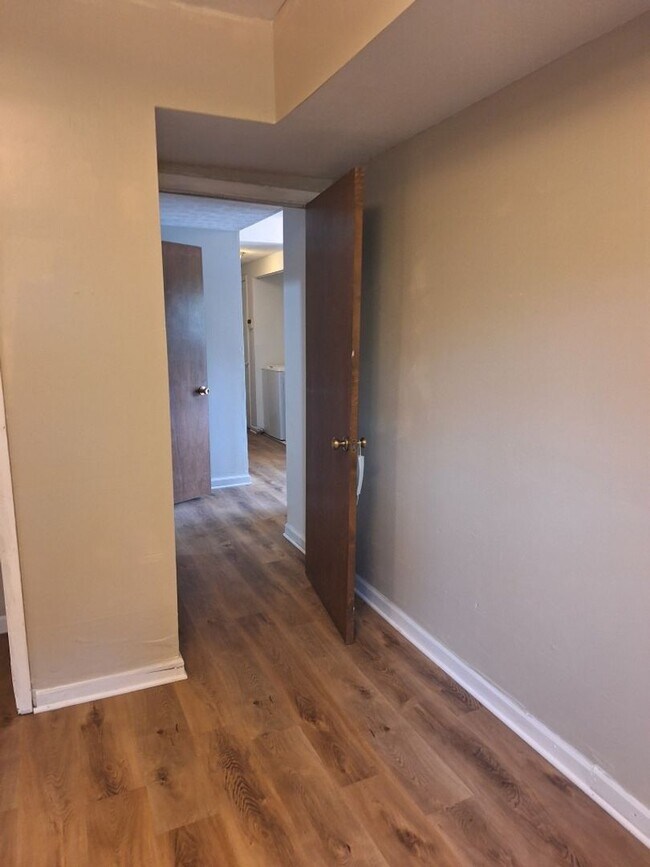 Building Photo - Basement Rancher located in Farragut