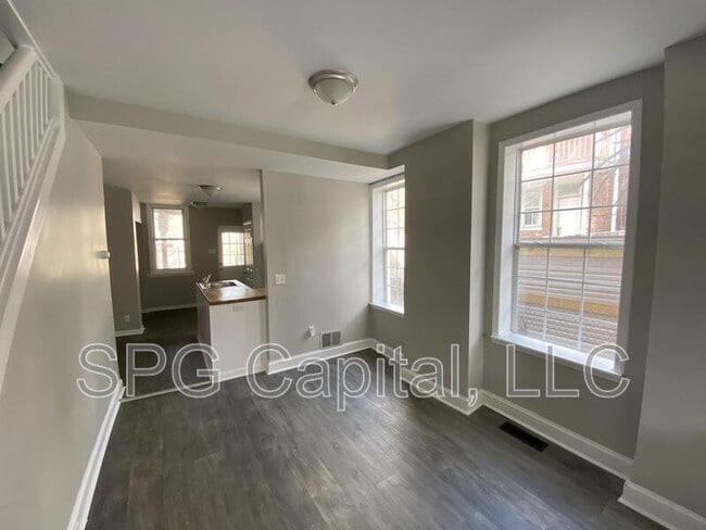 Building Photo - 502 Seneca St