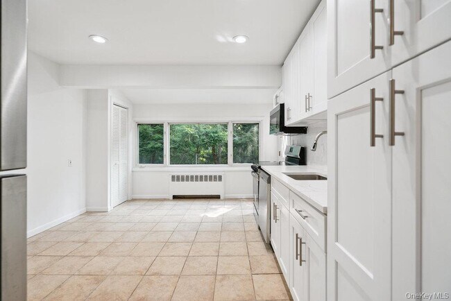 Building Photo - 72 Winthrop Rd