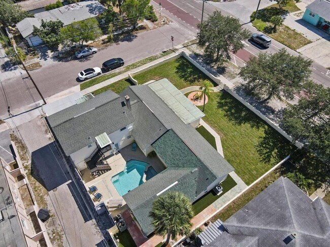 Building Photo - 3801 1st Ave S