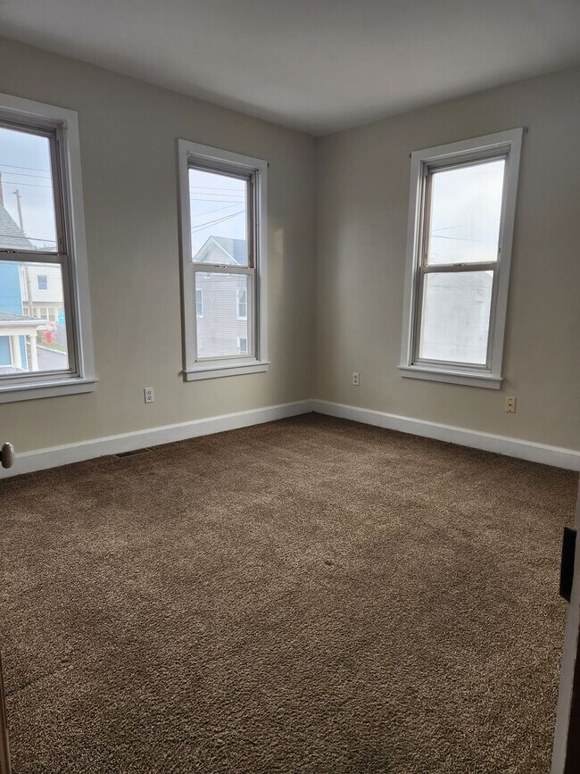 Building Photo - 120 Cooper St