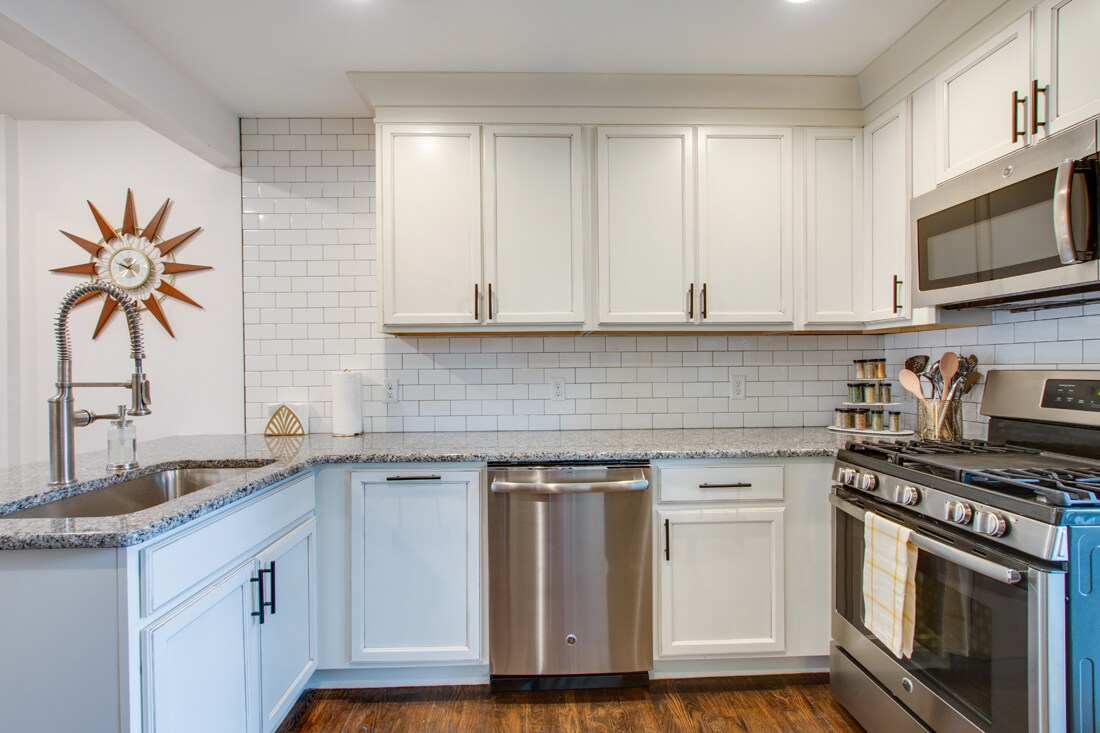 Kitchen - 723 Joseph Ave