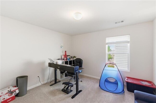 Building Photo - 296 Maple Brook Dr