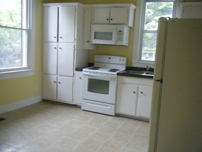 Building Photo - 471 W Darlington St