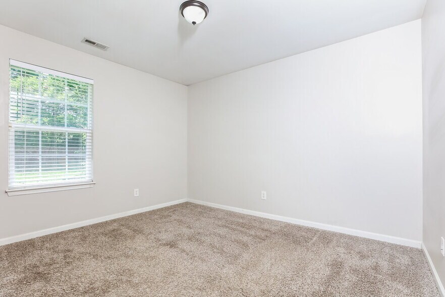 Building Photo - 3810 Tyler Bluff Ln