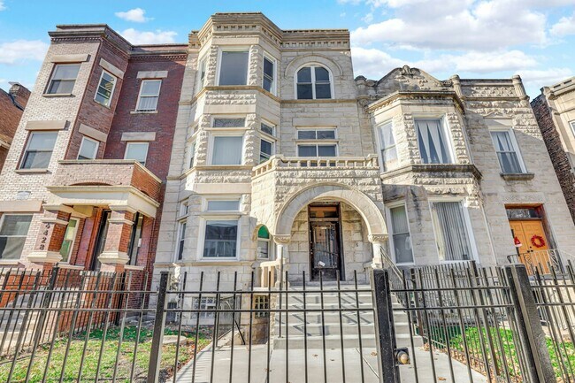 Building Photo - 6426 S Ingleside Ave