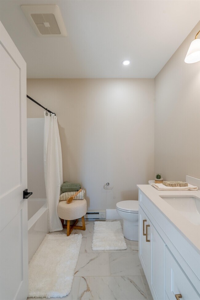 Building Photo - 815 Lafayette Rd