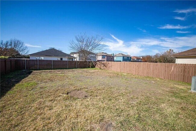 Building Photo - 2208 Bluebonnet Dr