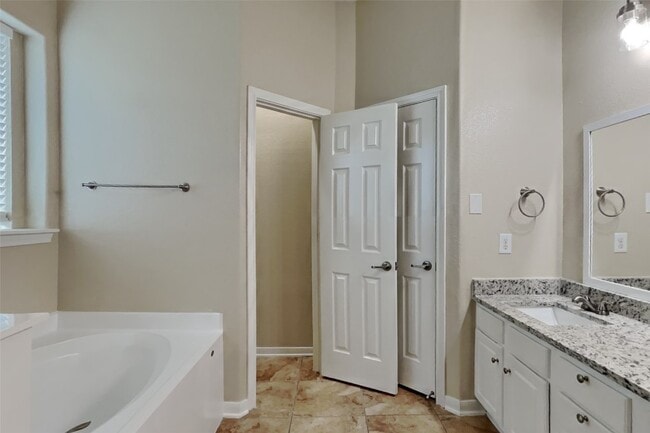 Building Photo - 12419 Adams Ridge Ln